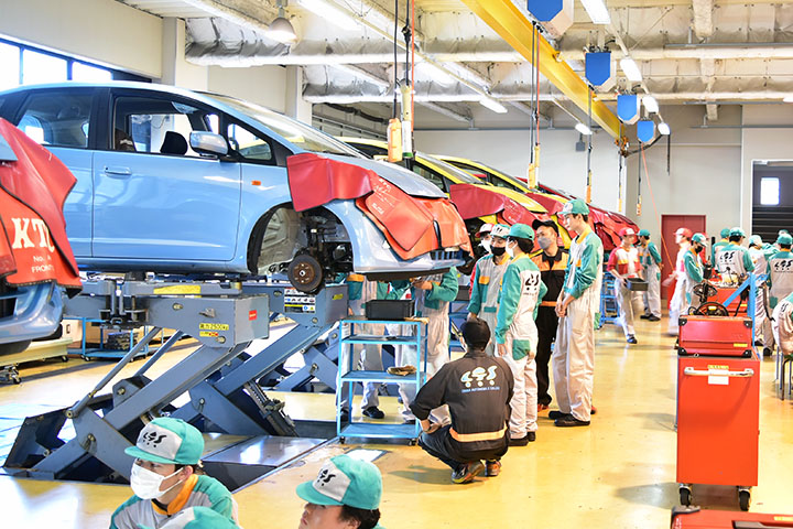 専門学校 千葉県自動車大学校