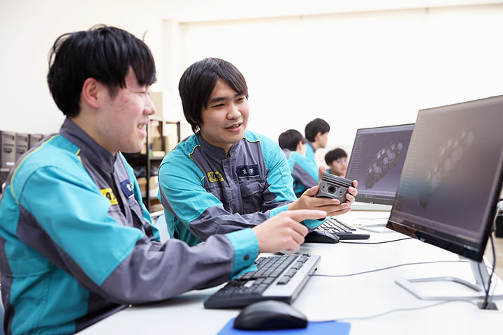 専門学校 日本自動車大学校